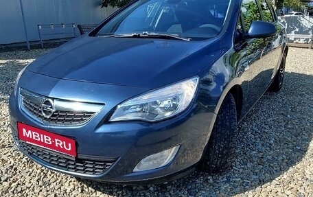 Opel Astra J, 2011 год, 620 000 рублей, 3 фотография