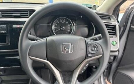 Honda Grace I, 2019 год, 1 650 000 рублей, 12 фотография