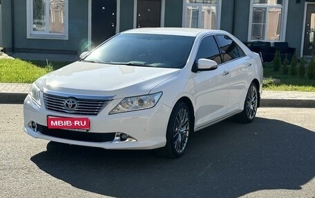 Toyota Camry, 2014 год, 1 930 000 рублей, 1 фотография