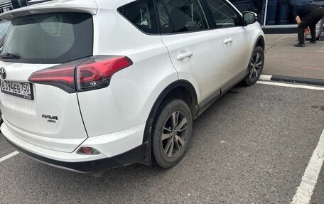 Toyota RAV4, 2015 год, 2 167 000 рублей, 4 фотография