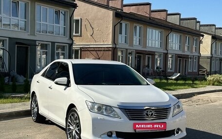 Toyota Camry, 2014 год, 1 930 000 рублей, 2 фотография