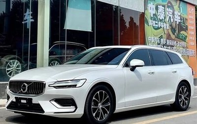 Volvo V60 II, 2021 год, 2 590 000 рублей, 1 фотография