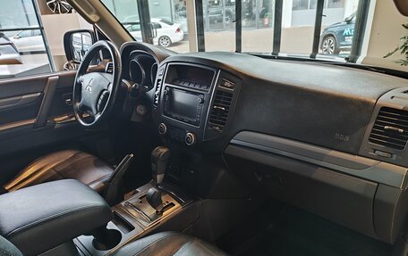 Mitsubishi Pajero IV, 2013 год, 2 445 000 рублей, 10 фотография