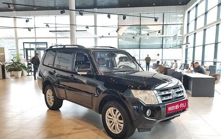 Mitsubishi Pajero IV, 2013 год, 2 445 000 рублей, 3 фотография