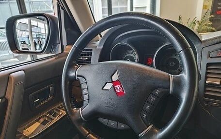 Mitsubishi Pajero IV, 2013 год, 2 445 000 рублей, 9 фотография