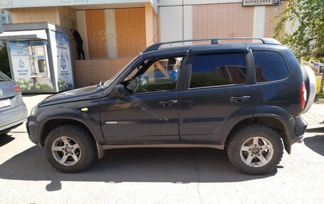 Chevrolet Niva I рестайлинг, 2010 год, 445 000 рублей, 6 фотография