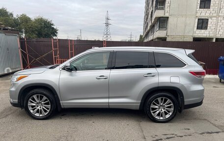 Toyota Highlander III, 2014 год, 3 000 000 рублей, 3 фотография