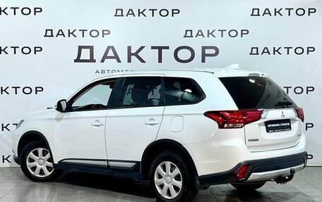 Mitsubishi Outlander III рестайлинг 3, 2017 год, 1 929 000 рублей, 6 фотография