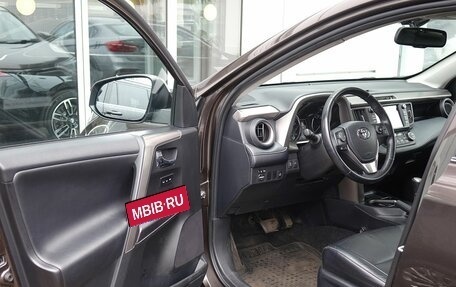 Toyota RAV4, 2018 год, 2 850 000 рублей, 6 фотография