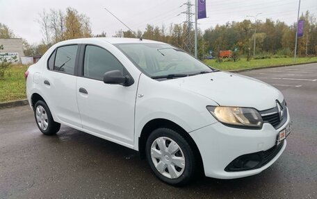 Renault Logan II, 2018 год, 700 000 рублей, 1 фотография