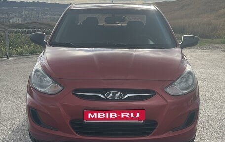 Hyundai Solaris II рестайлинг, 2012 год, 850 000 рублей, 2 фотография