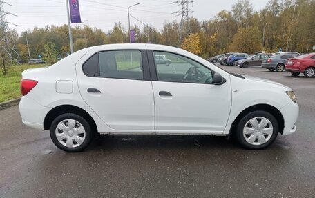 Renault Logan II, 2018 год, 700 000 рублей, 9 фотография