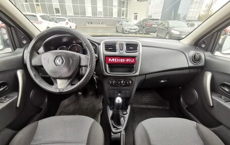 Renault Logan II, 2018 год, 700 000 рублей, 18 фотография