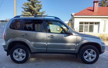 Chevrolet Niva I рестайлинг, 2016 год, 900 000 рублей, 3 фотография