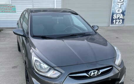 Hyundai Solaris II рестайлинг, 2011 год, 470 000 рублей, 2 фотография