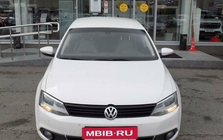 Volkswagen Jetta VI, 2013 год, 977 000 рублей, 2 фотография