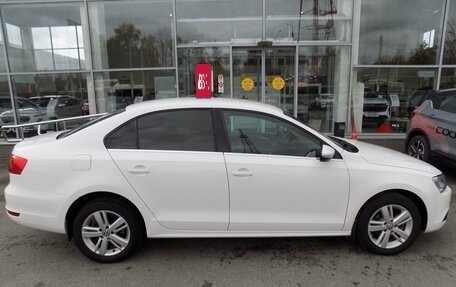 Volkswagen Jetta VI, 2013 год, 977 000 рублей, 4 фотография