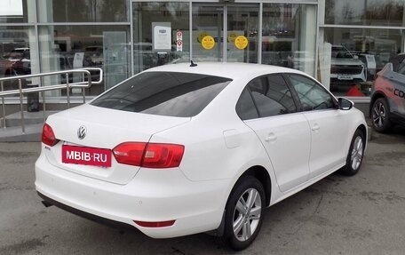 Volkswagen Jetta VI, 2013 год, 977 000 рублей, 5 фотография