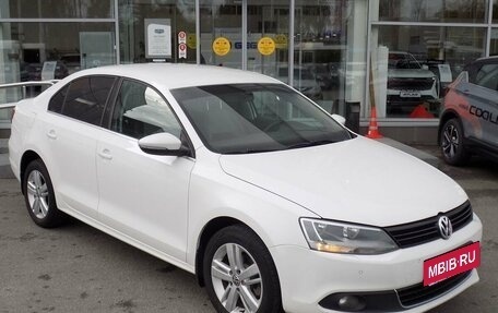 Volkswagen Jetta VI, 2013 год, 977 000 рублей, 3 фотография