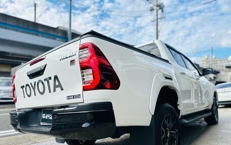 Toyota Hilux VIII, 2023 год, 5 360 000 рублей, 3 фотография