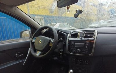 Renault Logan II, 2015 год, 645 000 рублей, 1 фотография