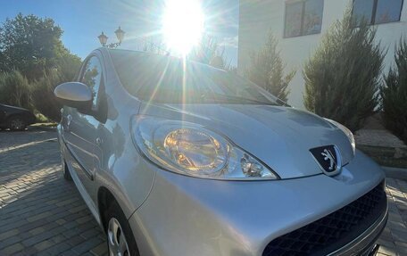 Peugeot 107 I рестайлинг, 2010 год, 700 000 рублей, 4 фотография