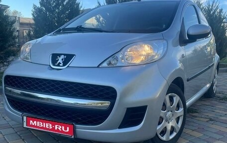 Peugeot 107 I рестайлинг, 2010 год, 700 000 рублей, 8 фотография