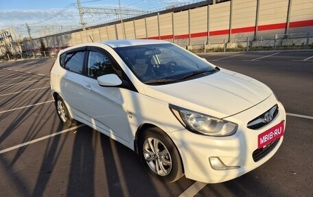 Hyundai Solaris II рестайлинг, 2012 год, 680 000 рублей, 3 фотография