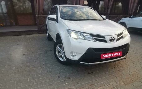 Toyota RAV4, 2013 год, 2 160 000 рублей, 2 фотография