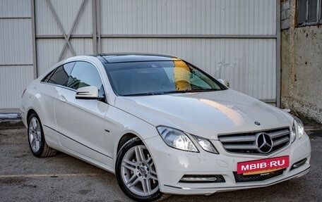 Mercedes-Benz E-Класс, 2011 год, 1 690 000 рублей, 3 фотография