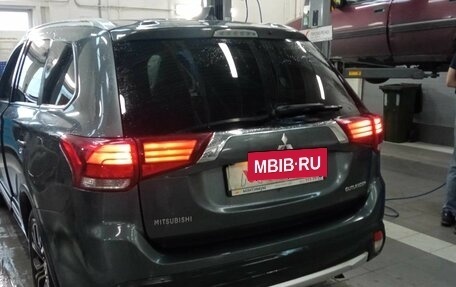 Mitsubishi Outlander III рестайлинг 3, 2018 год, 1 838 000 рублей, 4 фотография