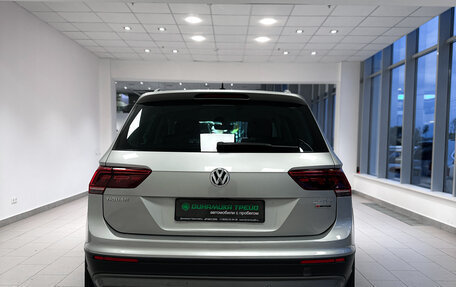 Volkswagen Tiguan II, 2018 год, 2 923 000 рублей, 7 фотография