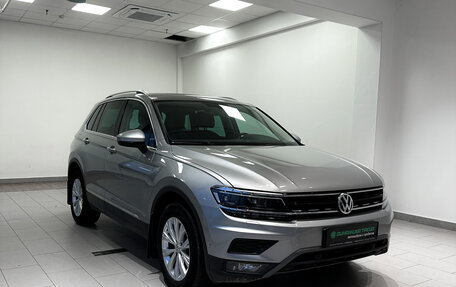 Volkswagen Tiguan II, 2018 год, 2 923 000 рублей, 3 фотография