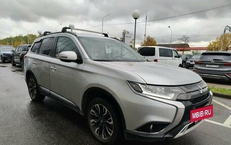 Mitsubishi Outlander III рестайлинг 3, 2021 год, 2 799 000 рублей, 2 фотография