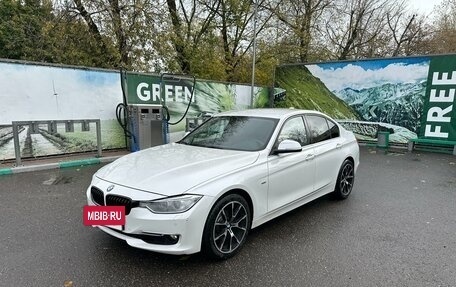 BMW 3 серия, 2012 год, 2 300 000 рублей, 2 фотография