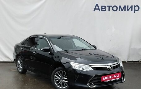 Toyota Camry, 2017 год, 2 340 000 рублей, 3 фотография