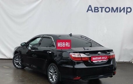 Toyota Camry, 2017 год, 2 340 000 рублей, 7 фотография