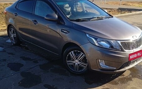 KIA Rio III рестайлинг, 2013 год, 850 000 рублей, 2 фотография