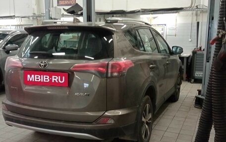 Toyota RAV4, 2018 год, 2 000 000 рублей, 3 фотография