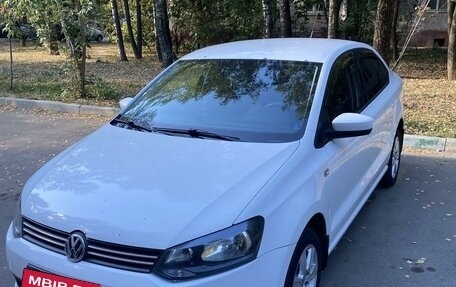 Volkswagen Polo VI (EU Market), 2011 год, 630 000 рублей, 2 фотография