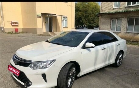 Toyota Camry, 2015 год, 2 670 000 рублей, 3 фотография