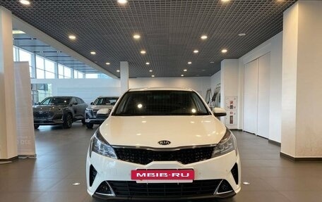 KIA Rio IV, 2020 год, 1 620 000 рублей, 8 фотография