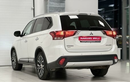 Mitsubishi Outlander III рестайлинг 3, 2018 год, 2 650 000 рублей, 6 фотография