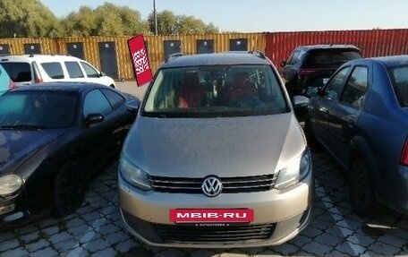 Volkswagen Touran III, 2012 год, 890 000 рублей, 2 фотография