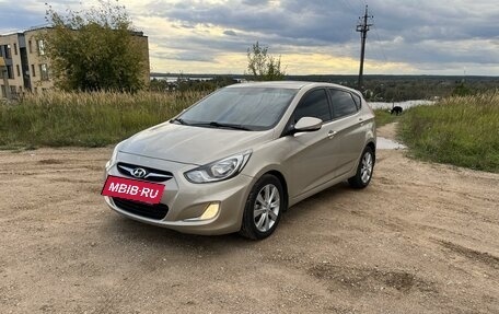 Hyundai Solaris II рестайлинг, 2011 год, 670 000 рублей, 5 фотография