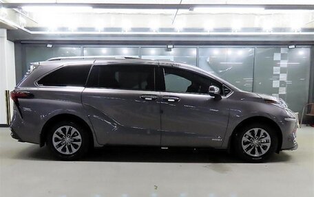 Toyota Sienna, 2021 год, 5 264 000 рублей, 3 фотография