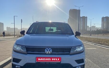 Volkswagen Tiguan II, 2019 год, 2 450 000 рублей, 3 фотография