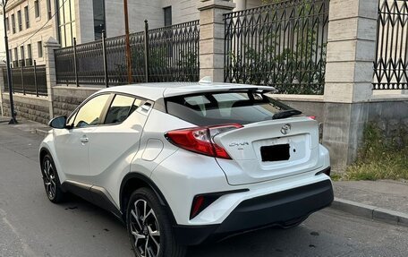 Toyota C-HR I рестайлинг, 2021 год, 2 900 000 рублей, 4 фотография