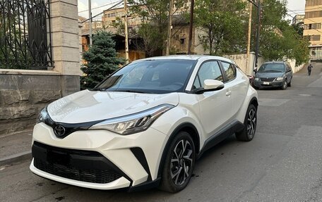 Toyota C-HR I рестайлинг, 2021 год, 2 900 000 рублей, 3 фотография