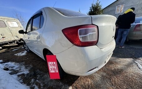 Renault Logan II, 2017 год, 650 000 рублей, 3 фотография